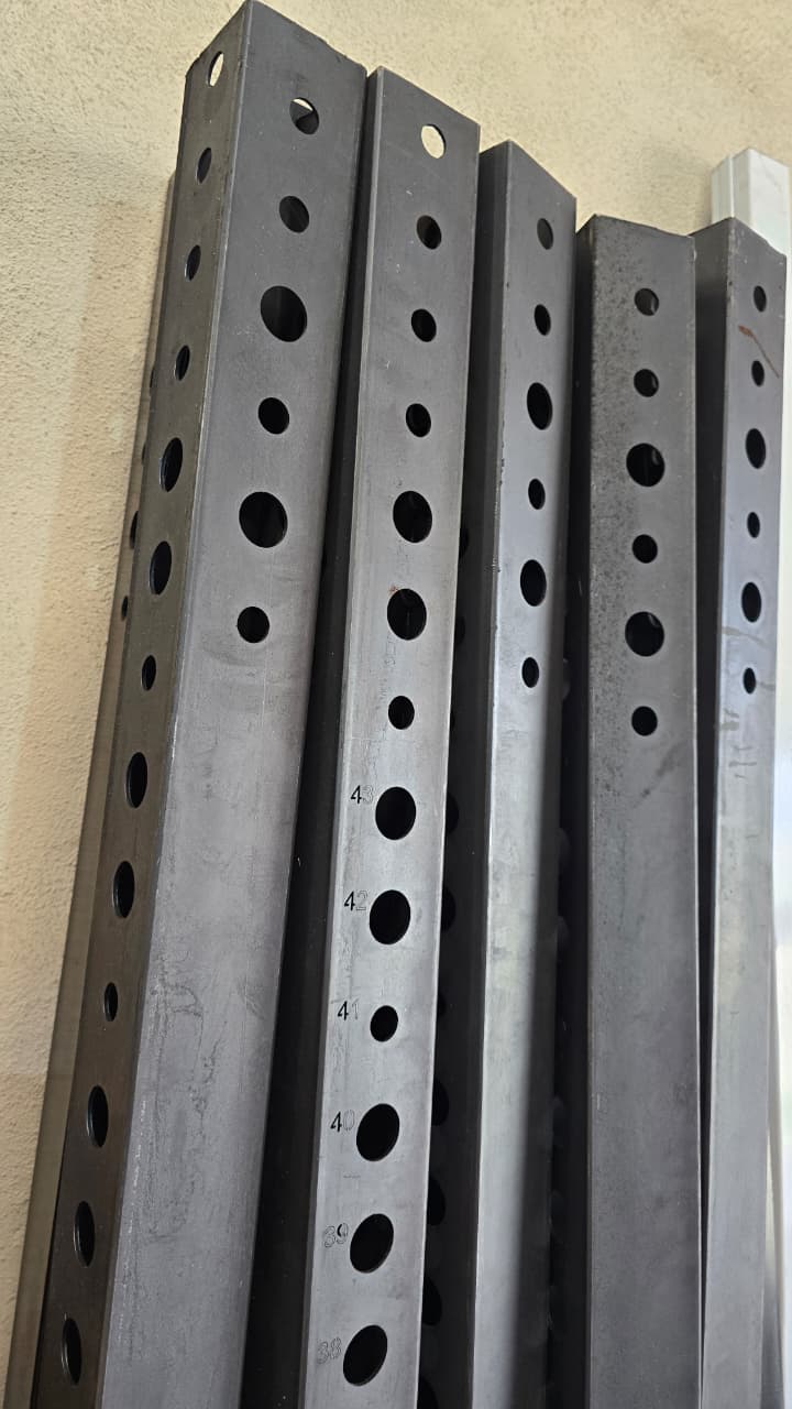Perfiles estructurales de acero perforados