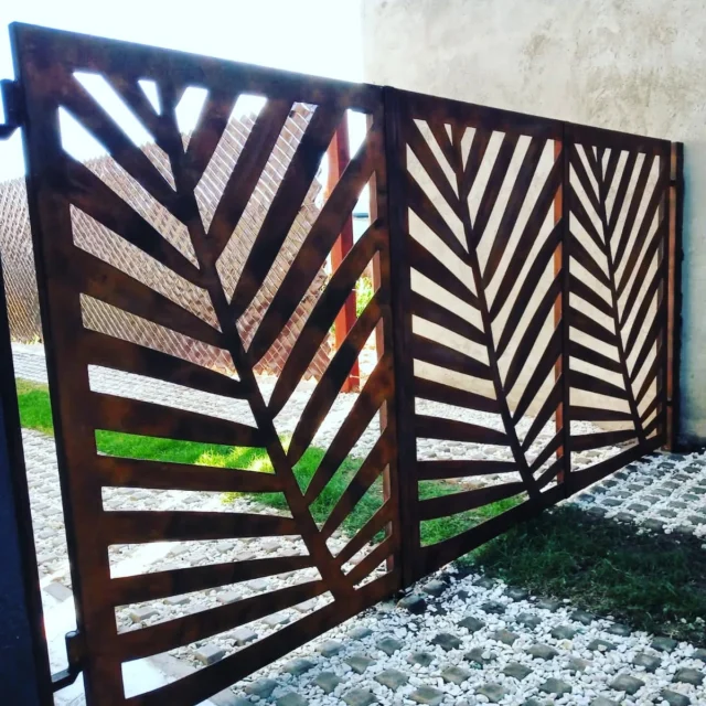 ¡Cerramiento estilo botánico! 🌿 ¿Qué opinan? 😎

Descargá nuestro catálogo y encontrá el diseño perfecto para un espacio soñado. 

#cerramientos #arquitectura #plasmacorte #plasmarte #plasma #acero