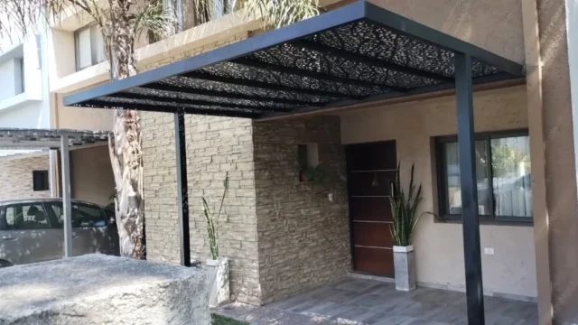 Diseño que inspira, calidad que perdura 🏡

Esta pérgola en Manantiales combina elegancia y funcionalidad, creando un espacio único. ☀️✨ Con nuestro corte de chapa láser y plasma, llevamos tus ideas más allá de los límites.

¡Hablemos de tu próximo proyecto!
Convertimos tus sueños en realidad con precisión y estilo. 💡⚒️

#Plasmart #PérgolaDeEnsueño #CorteLáser #ArquitecturaPersonalizada #Manantiales #DiseñoExterior #espaciosqueinspiran